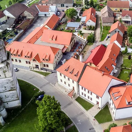 Penziony Hnanice 3* Hnanice (Znojmo)