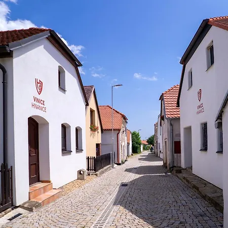 Penziony Hnanice Hnanice (Znojmo)