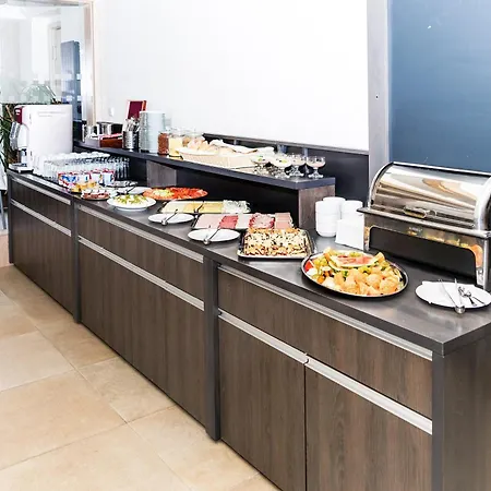 Penziony Hnanice 3* Hnanice (Znojmo)