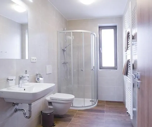 Penziony Hnanice 3* Hnanice (Znojmo)