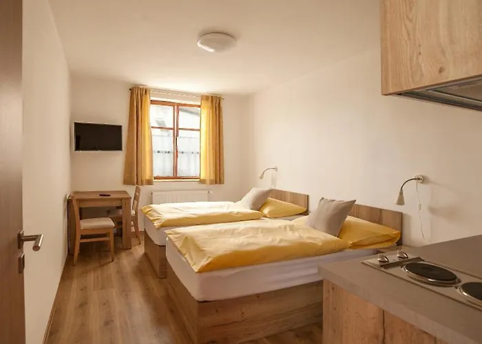 Penziony Hnanice 3* Hnanice (Znojmo)