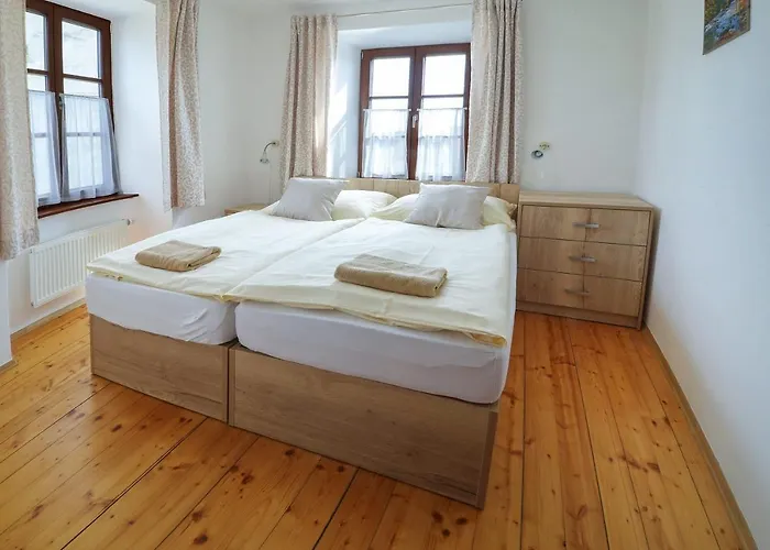Penziony Hnanice 3* Hnanice (Znojmo)